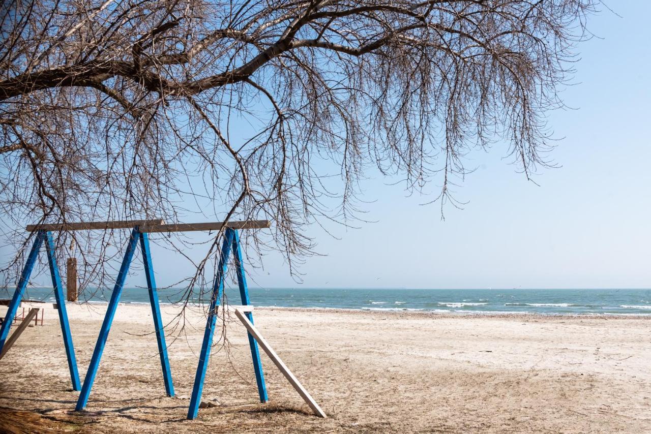 Summer Waves Mamaia Nord Năvodari Exterior foto
